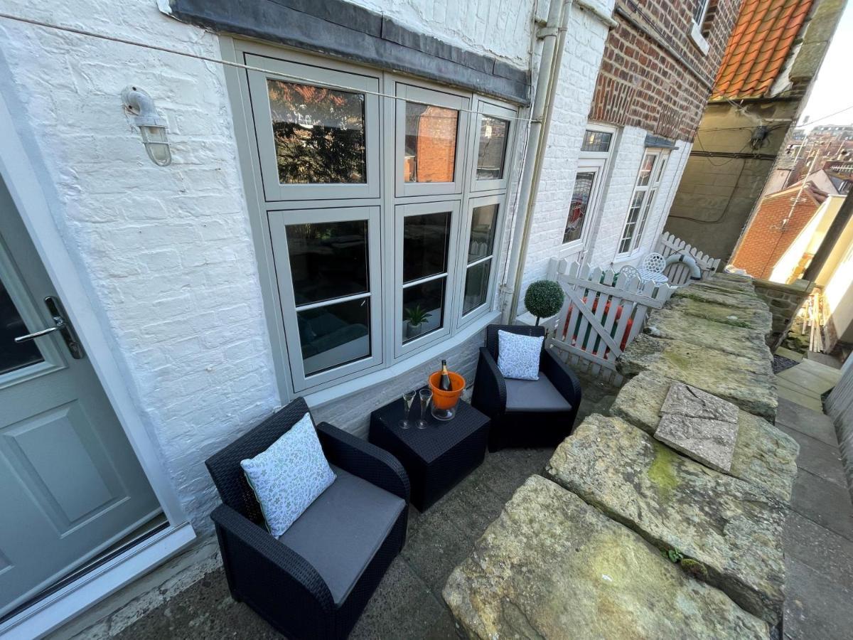 Demeter Cottage Whitby Bagian luar foto